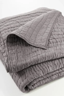 Nicolette Crinkle Quilt